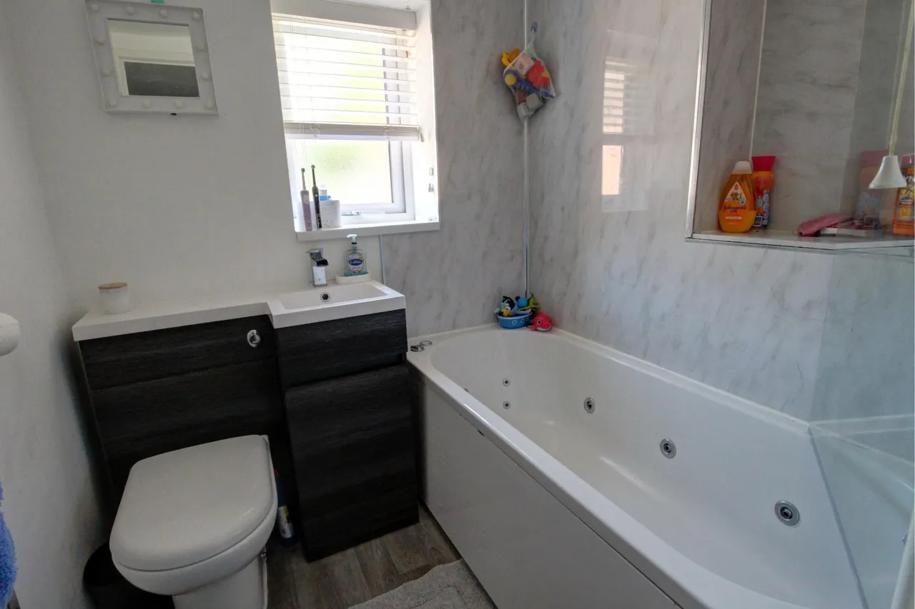 Ivychurch Crescent, Leicester, LE5, photo 13