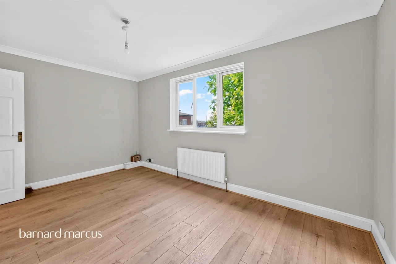 Cranbrook Lane, London, N11, photo 13