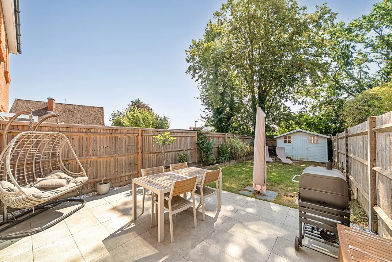 Holt Close, Ottershaw, KT16, photo 8