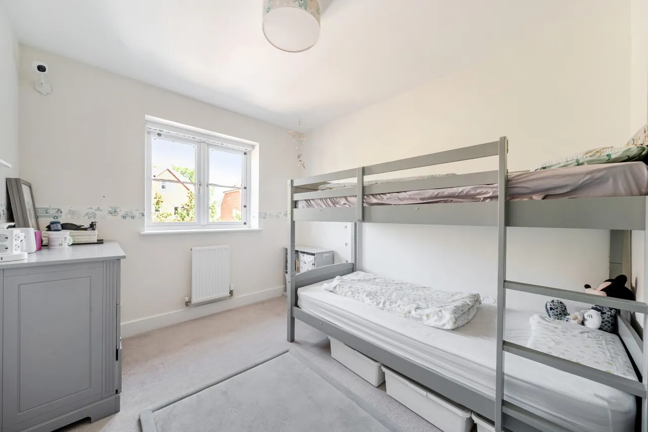 Holt Close, Ottershaw, KT16, photo 7