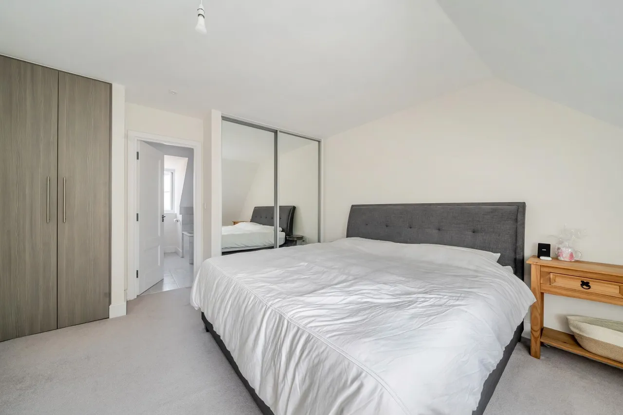 Holt Close, Ottershaw, KT16, photo 4