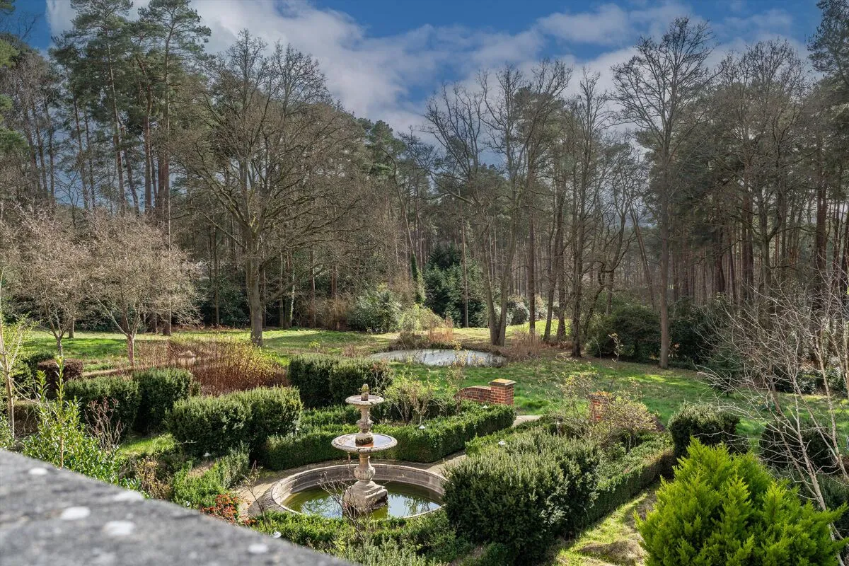 West Drive, Wentworth, GU25, photo 16