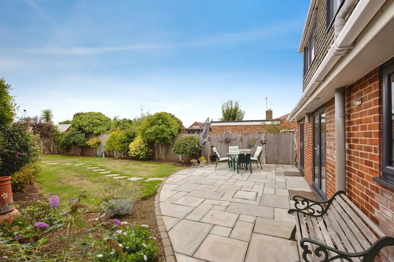 Eastoke Avenue, Hayling Island, PO11, photo 16
