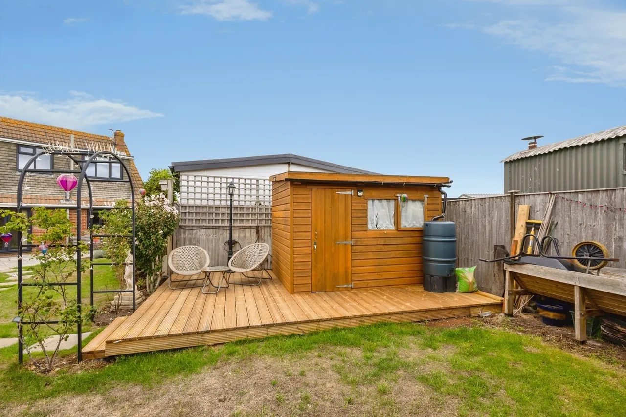 Eastoke Avenue, Hayling Island, PO11, photo 15
