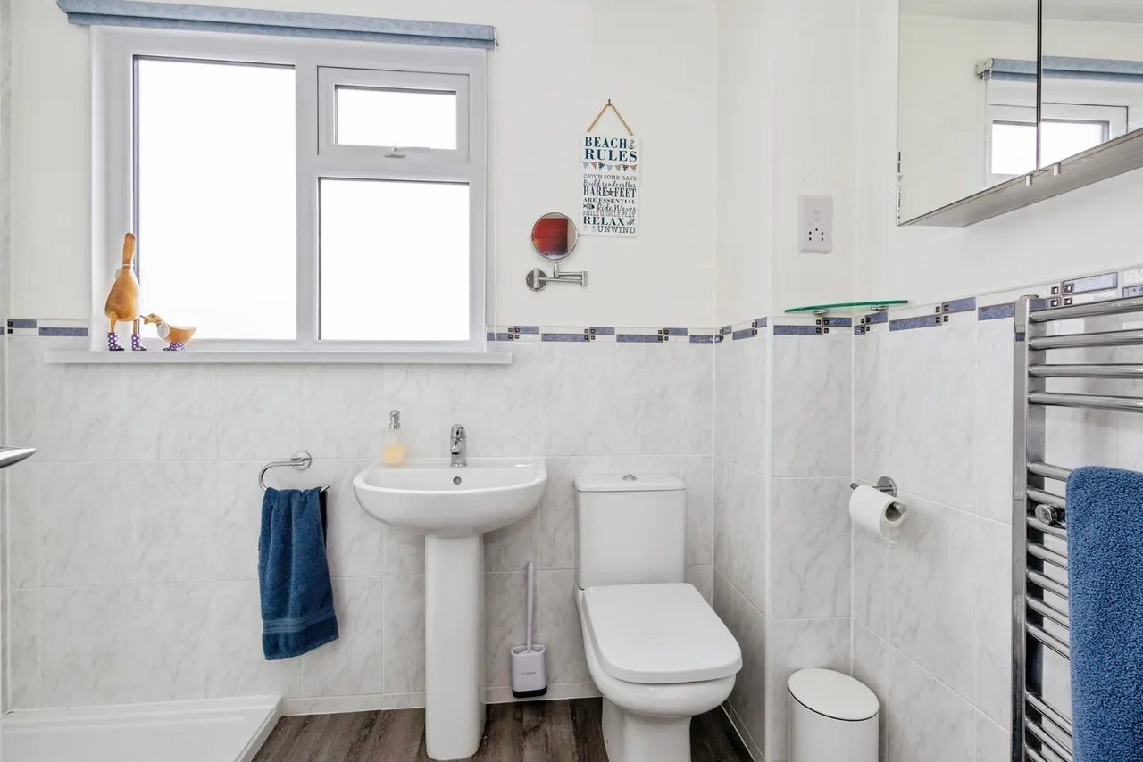 Eastoke Avenue, Hayling Island, PO11, photo 14