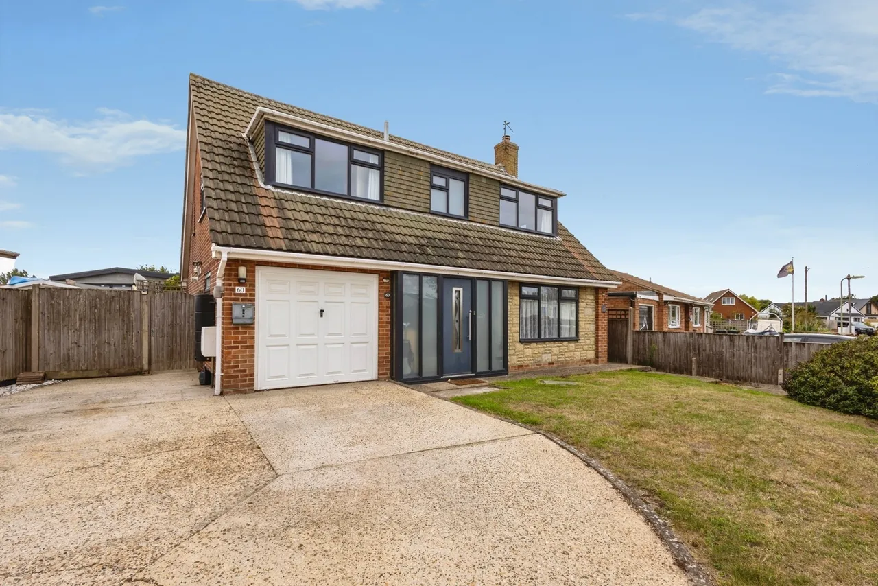 3 bed house for sale, Eastoke Avenue, Hayling Island, PO11