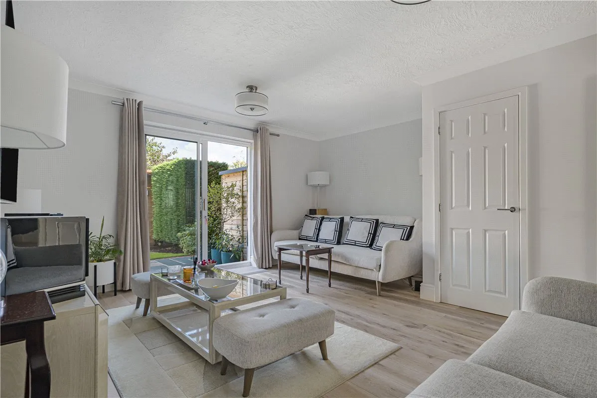 Limes Row, Farnborough Village, BR6, photo 4
