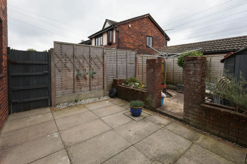 Murrayfield, Rochdale, OL11, photo 11