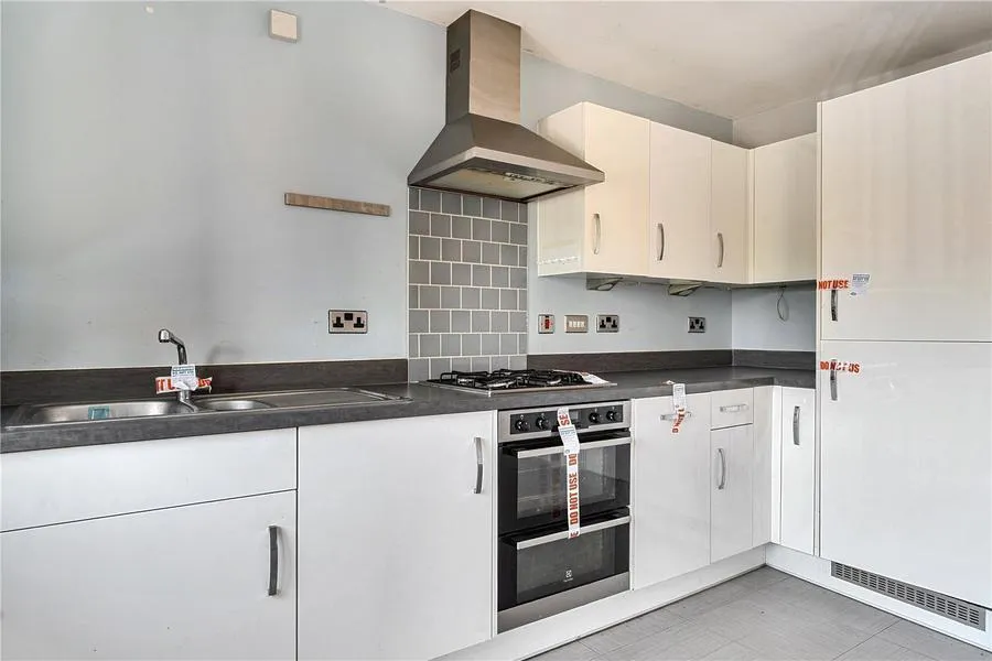 Winter Close, Epsom, KT17, photo 15