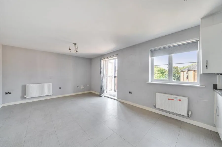 Winter Close, Epsom, KT17, photo 12