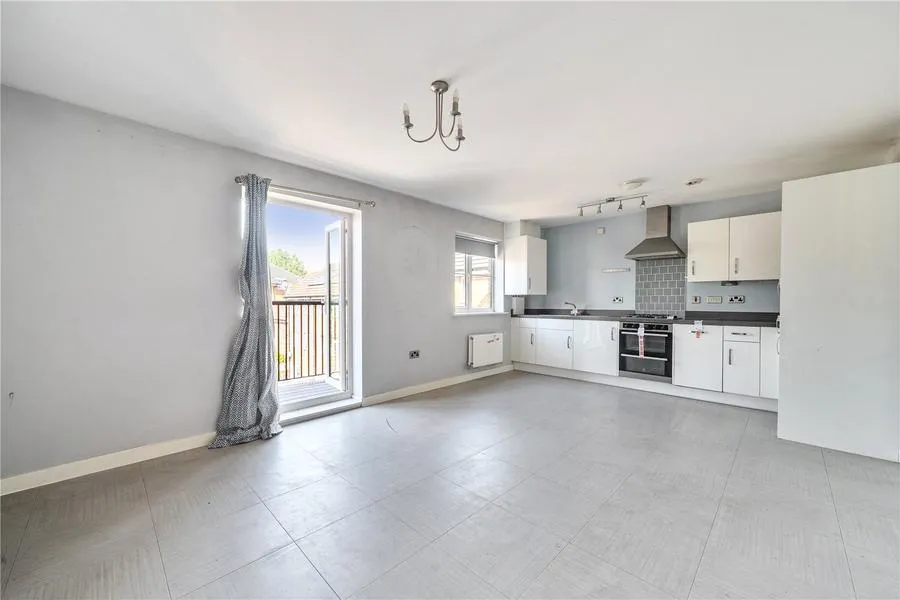 Winter Close, Epsom, KT17, photo 13