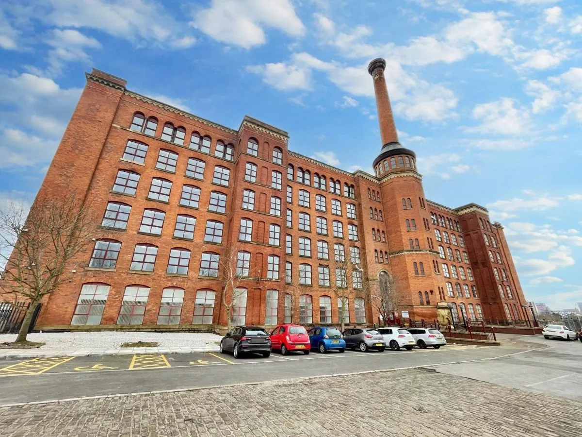 2 bed flat for sale, Lower Vickers Street, Manchester, M40