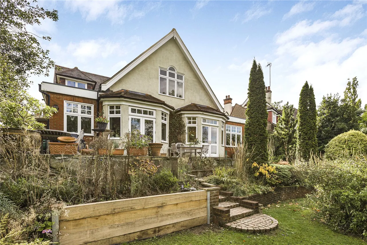 Crescent West, Hadley Wood, EN4 0EJ, photo 32