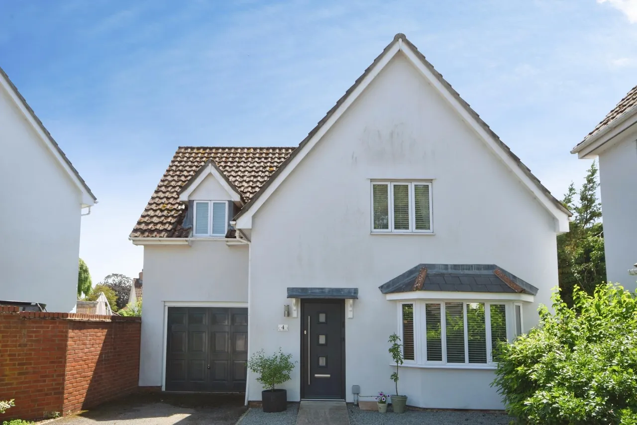 4 bed house for sale, Manor Farm Close, Haverhill, CB9