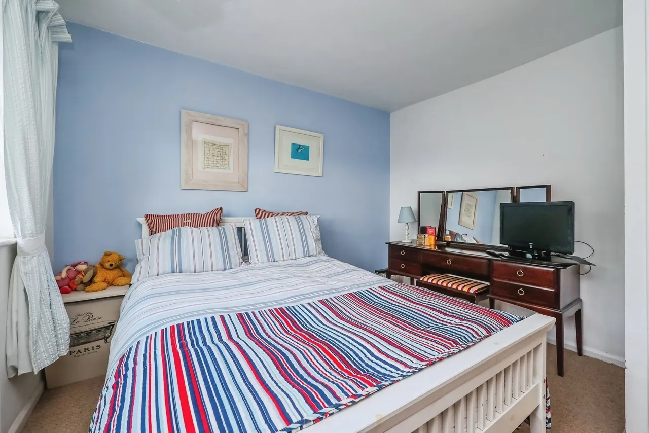 Farnborough Road, Clifton, NG11, photo 17