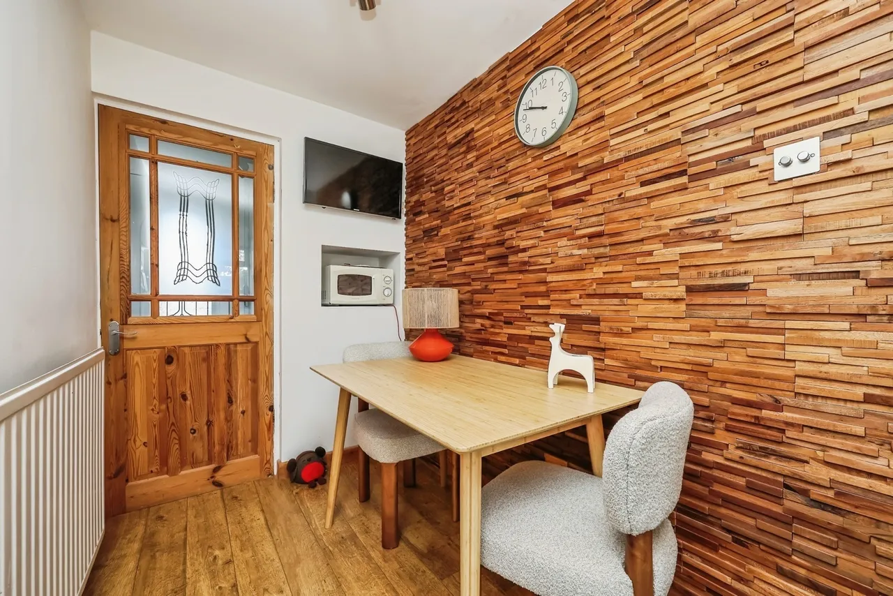 Farnborough Road, Clifton, NG11, photo 13