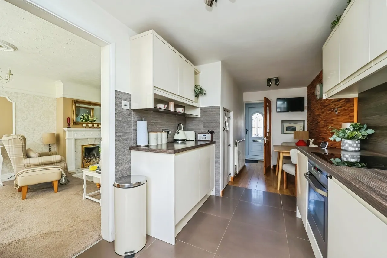 Farnborough Road, Clifton, NG11, photo 10