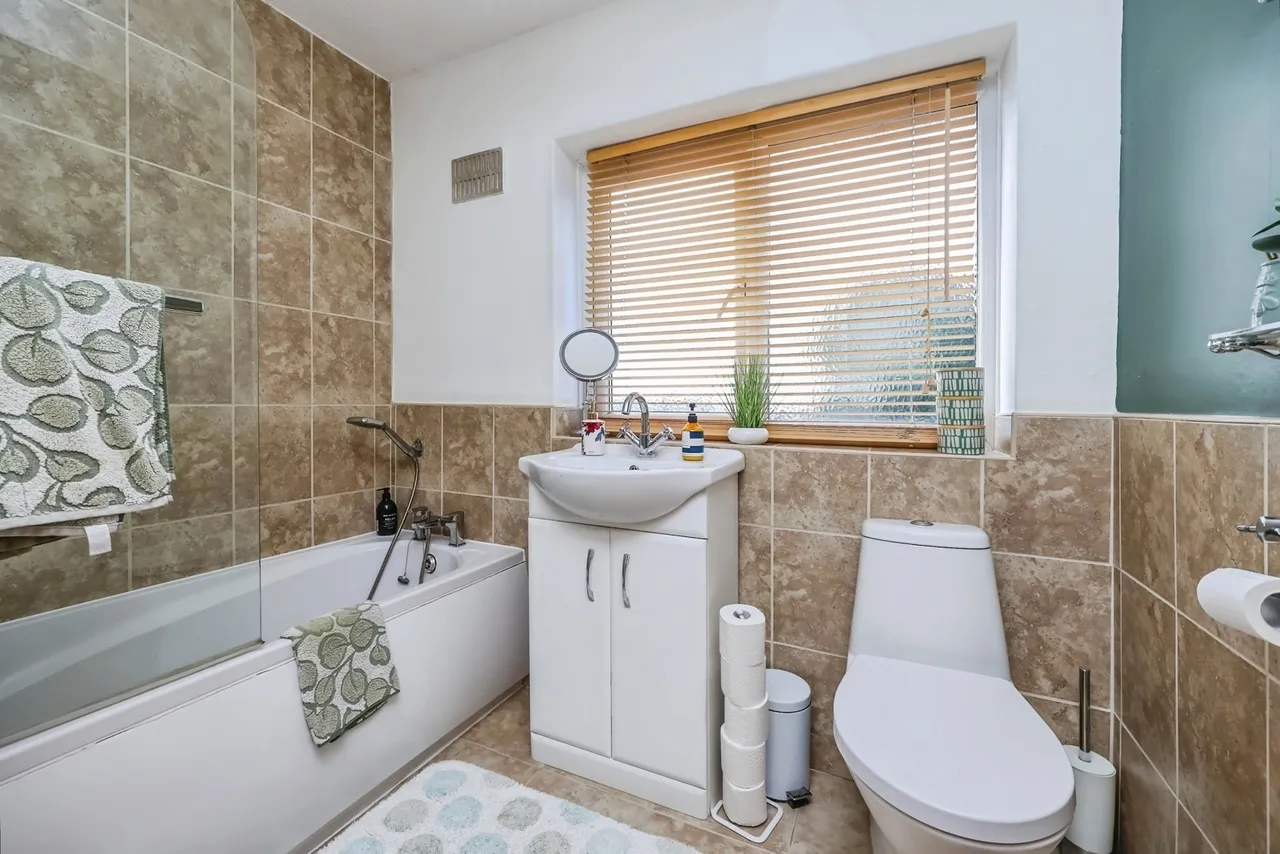 Farnborough Road, Clifton, NG11, photo 19