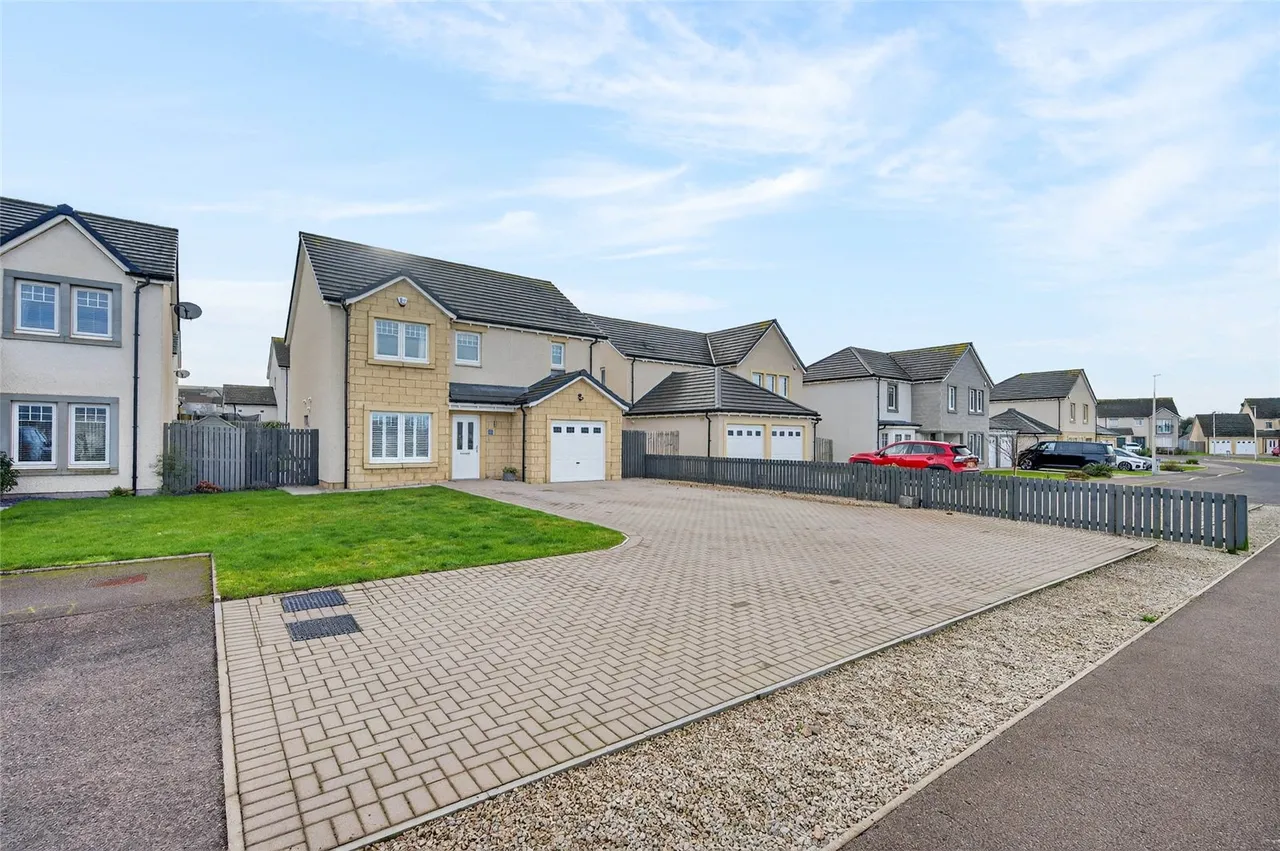4 bed house for sale, Lyall Crescent, Laurencekirk, AB30