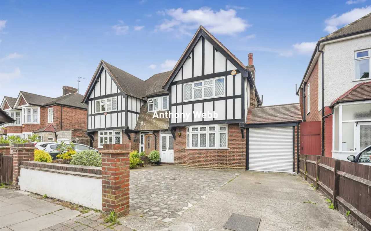 4 bed house for sale — The Mall, Southgate, N14