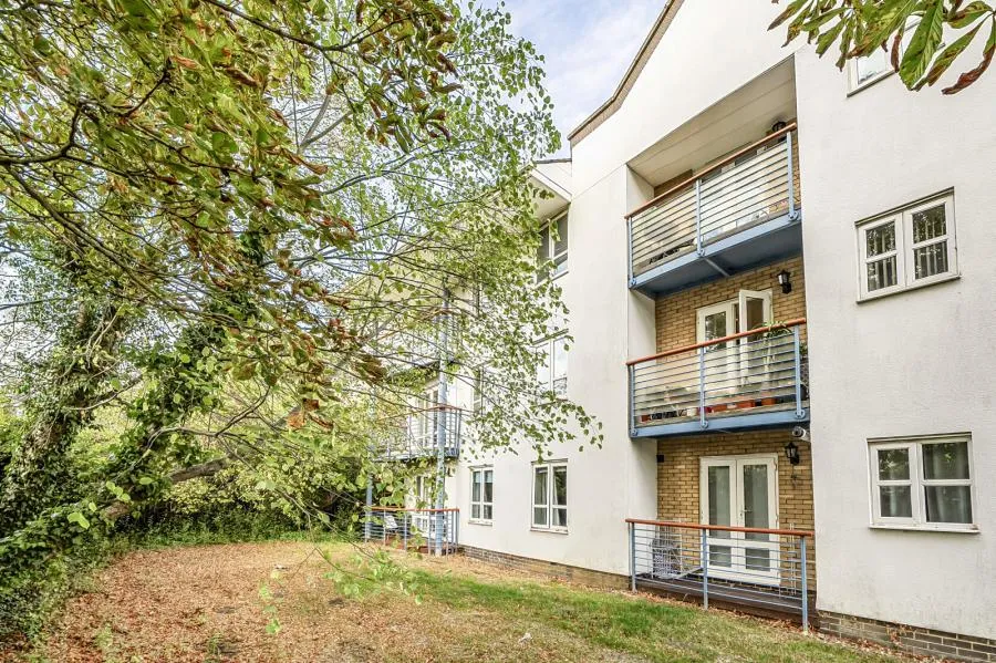 2 bed flat for sale, Wren Way, Bicester, OX26