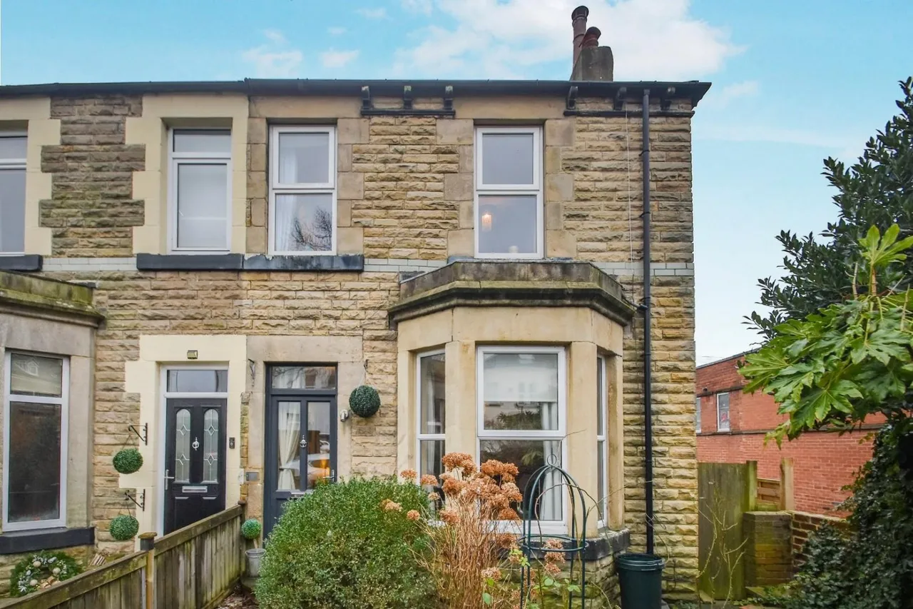 3 bed house for sale — The Avenue, Harrogate