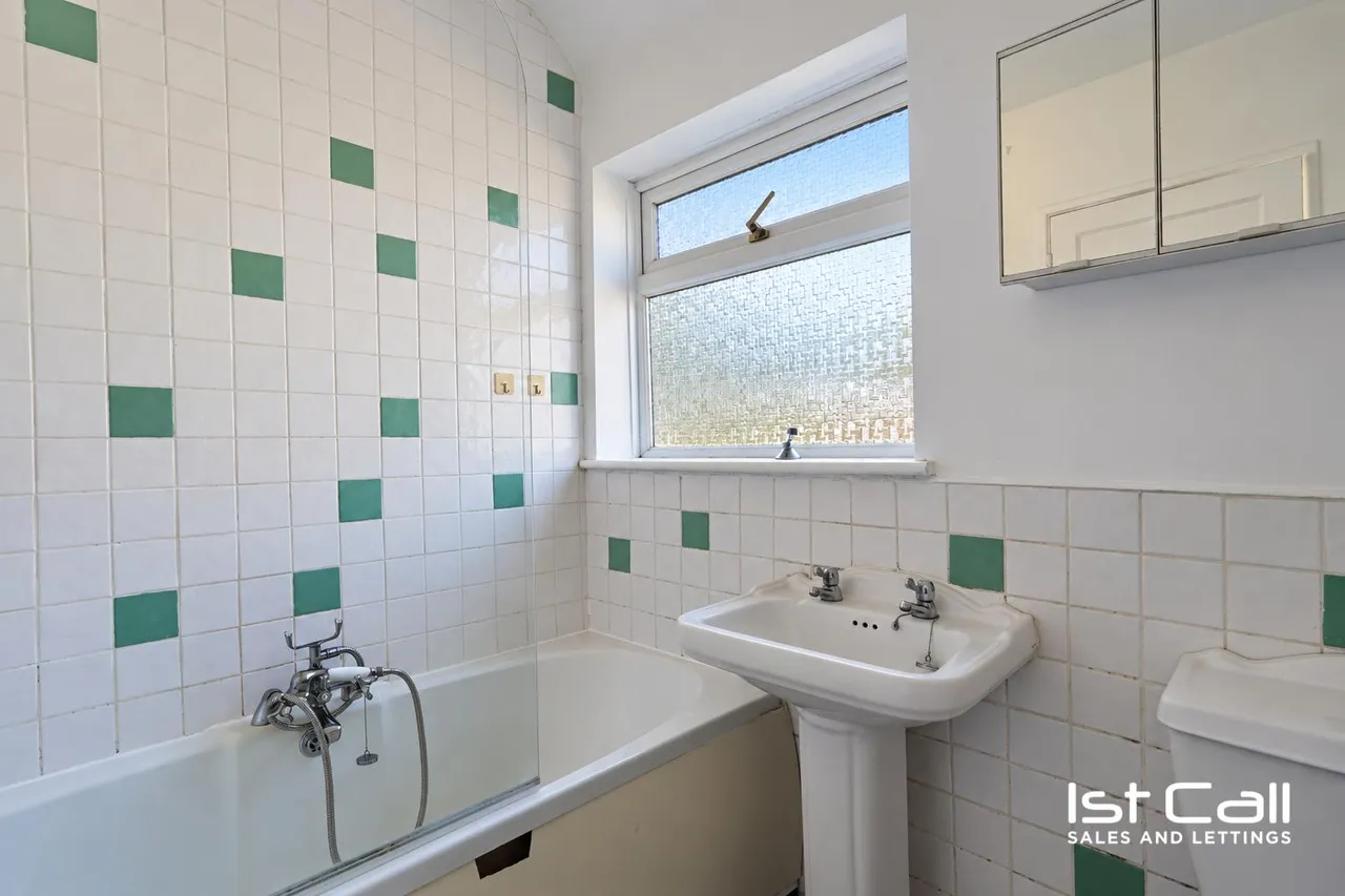 Harridge Close, Leigh-On-Sea, photo 14