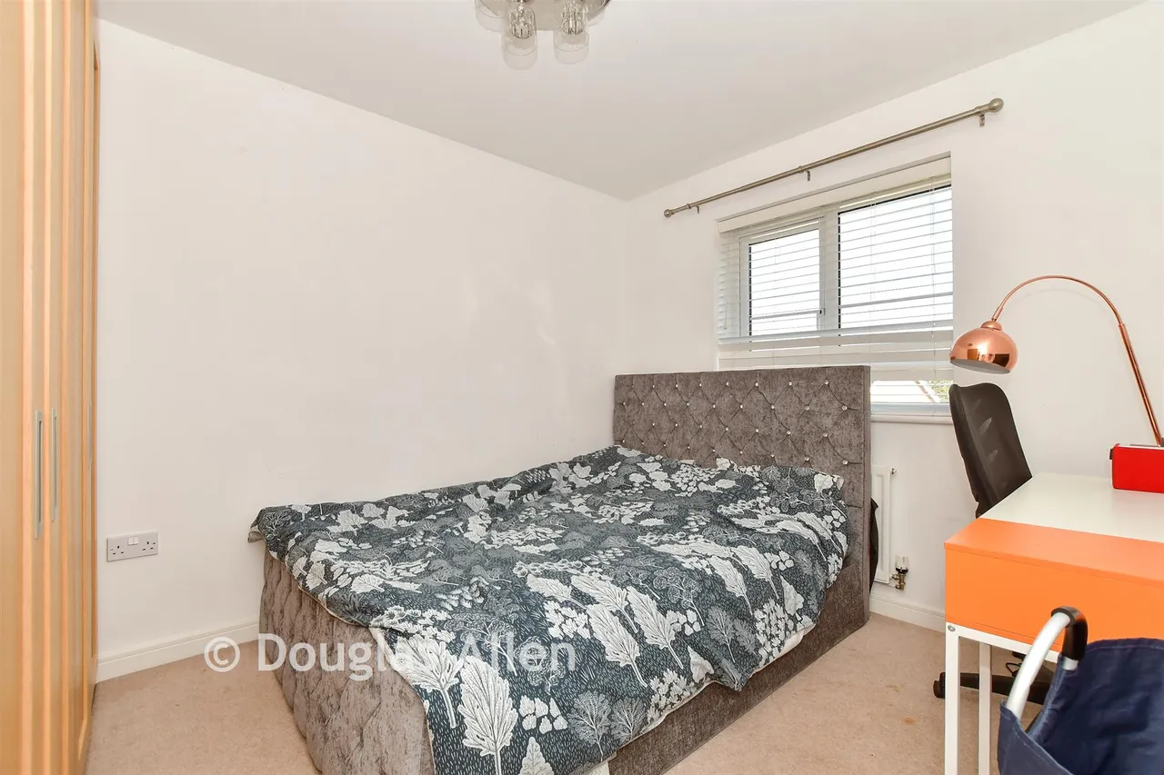 Rosen Crescent, Brentwood, CM13, photo 11