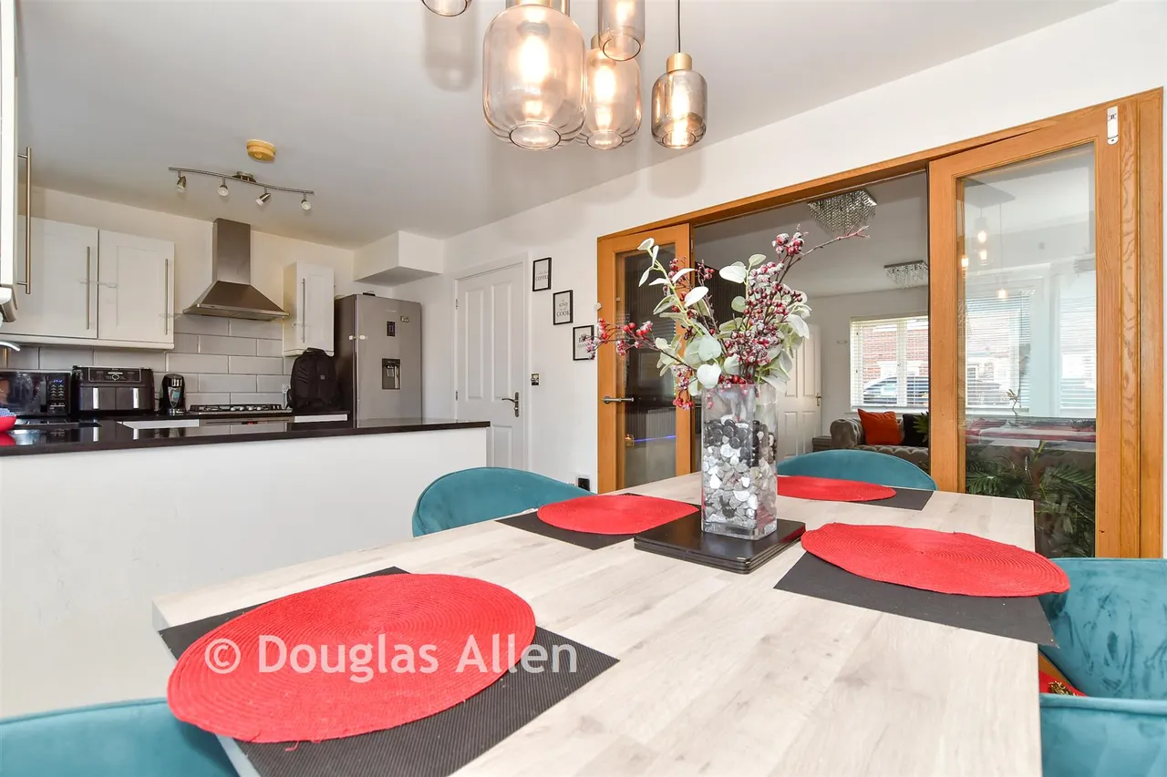 Rosen Crescent, Brentwood, CM13, photo 6
