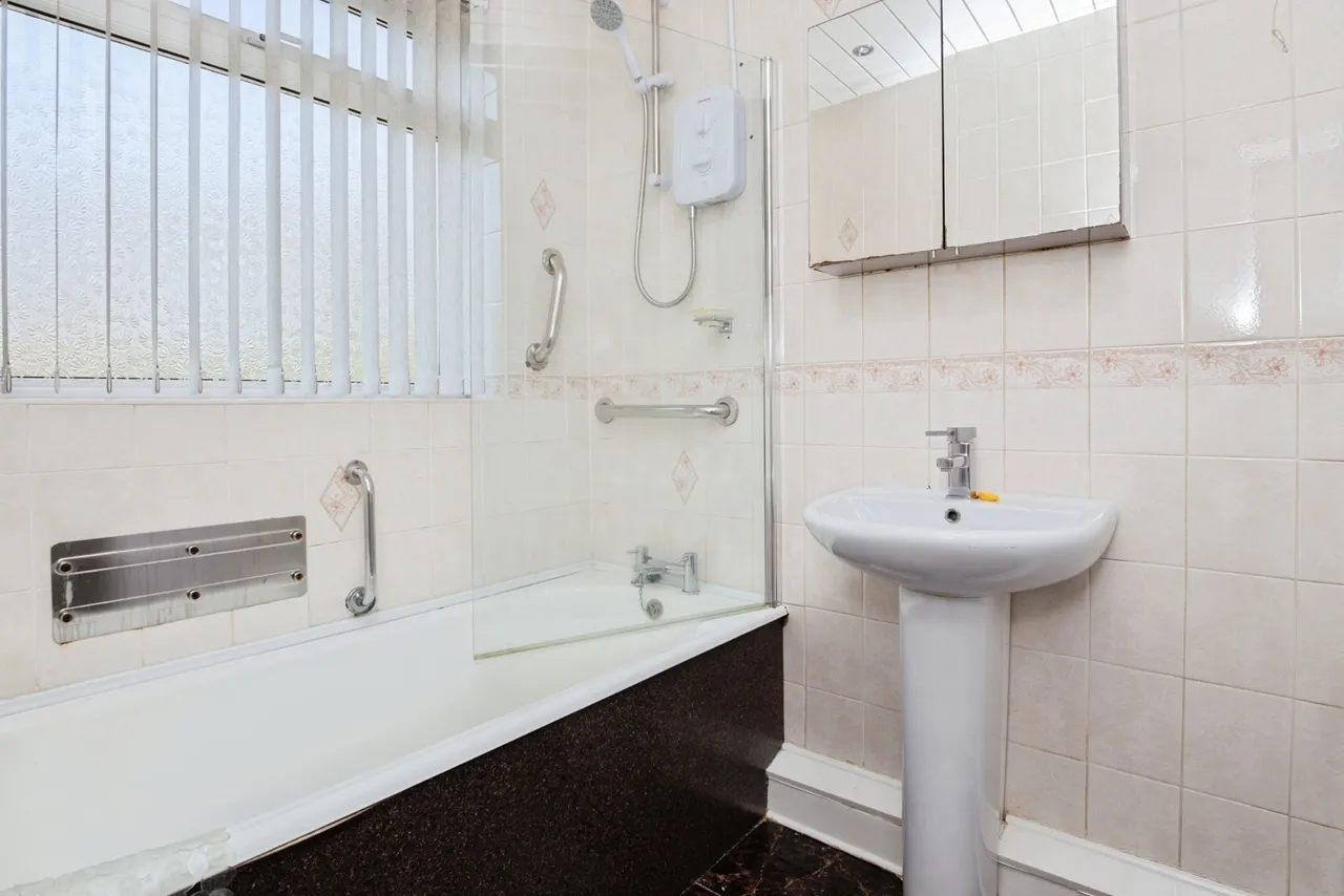 West Avenue, New Moston, Manchester, M40, photo 11