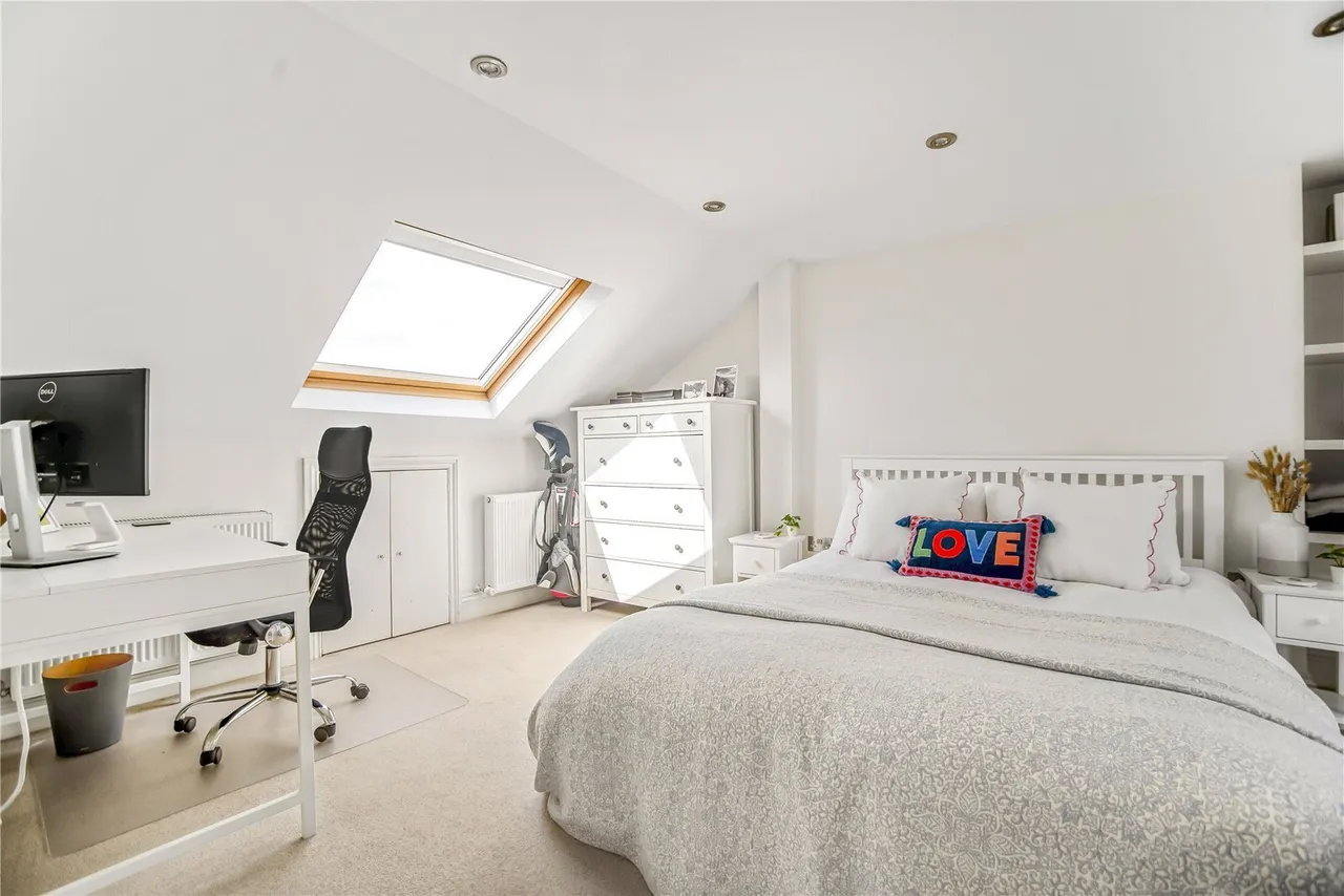 Ilminster Gardens, London, SW11, photo 11