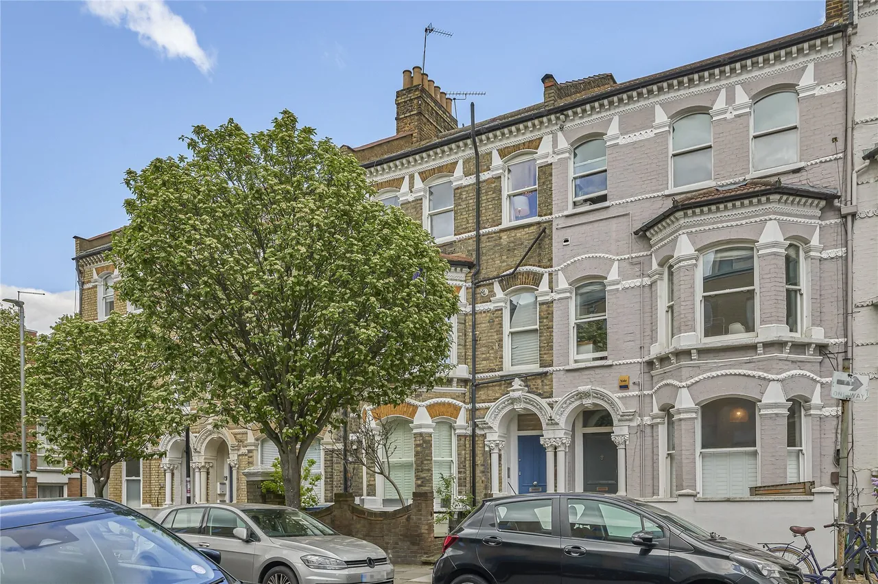 2 bed flat for sale — Ilminster Gardens, London, SW11