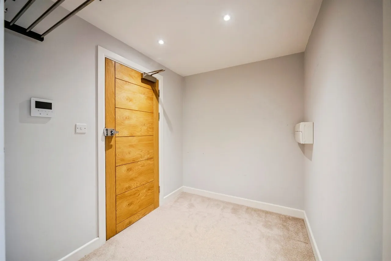 Queensway, Bletchley, MK2, photo 5