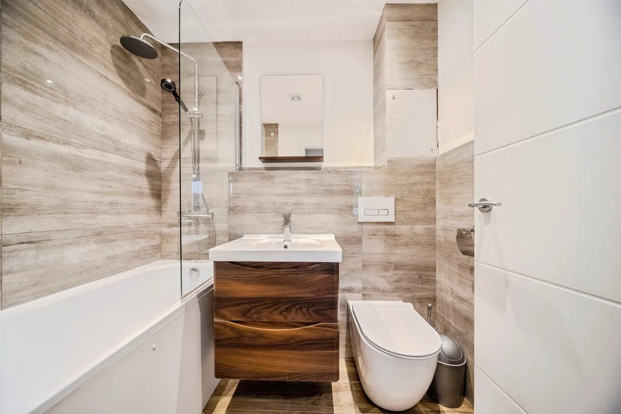 Queensway, Bletchley, MK2, photo 6