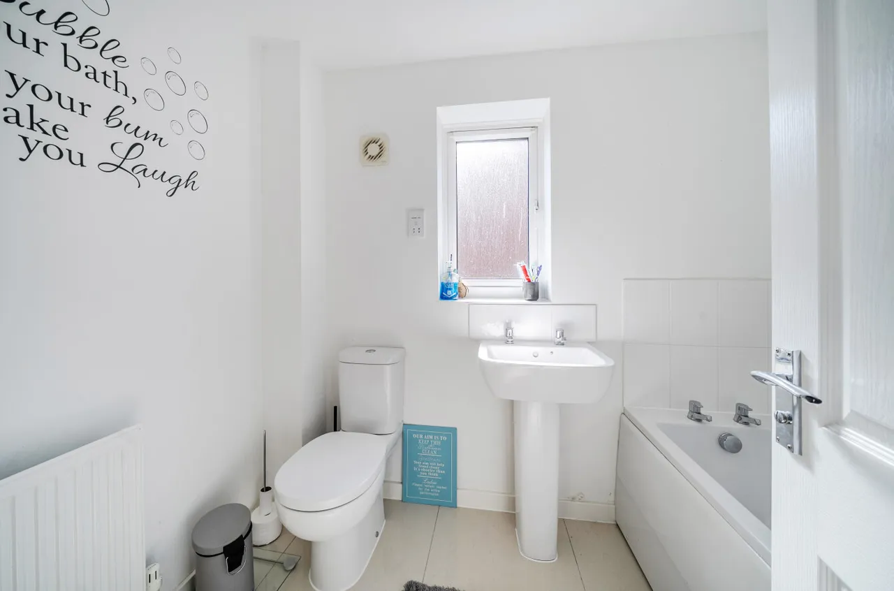 Bello Abbey Way, Alton, GU34, photo 6