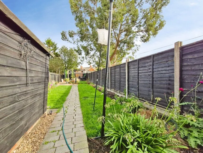 Central Road, Hugglescote, LE67, photo 15