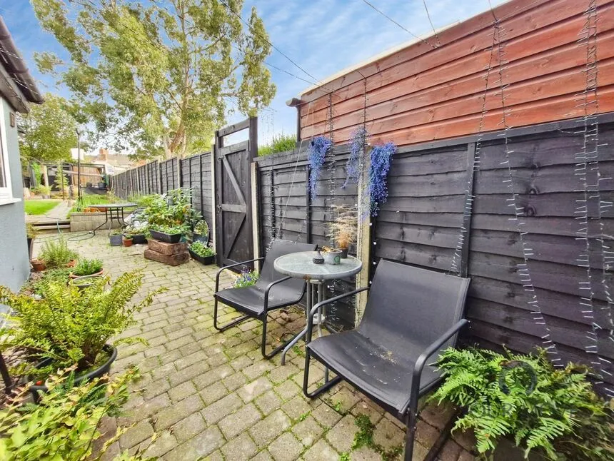 Central Road, Hugglescote, LE67, photo 14