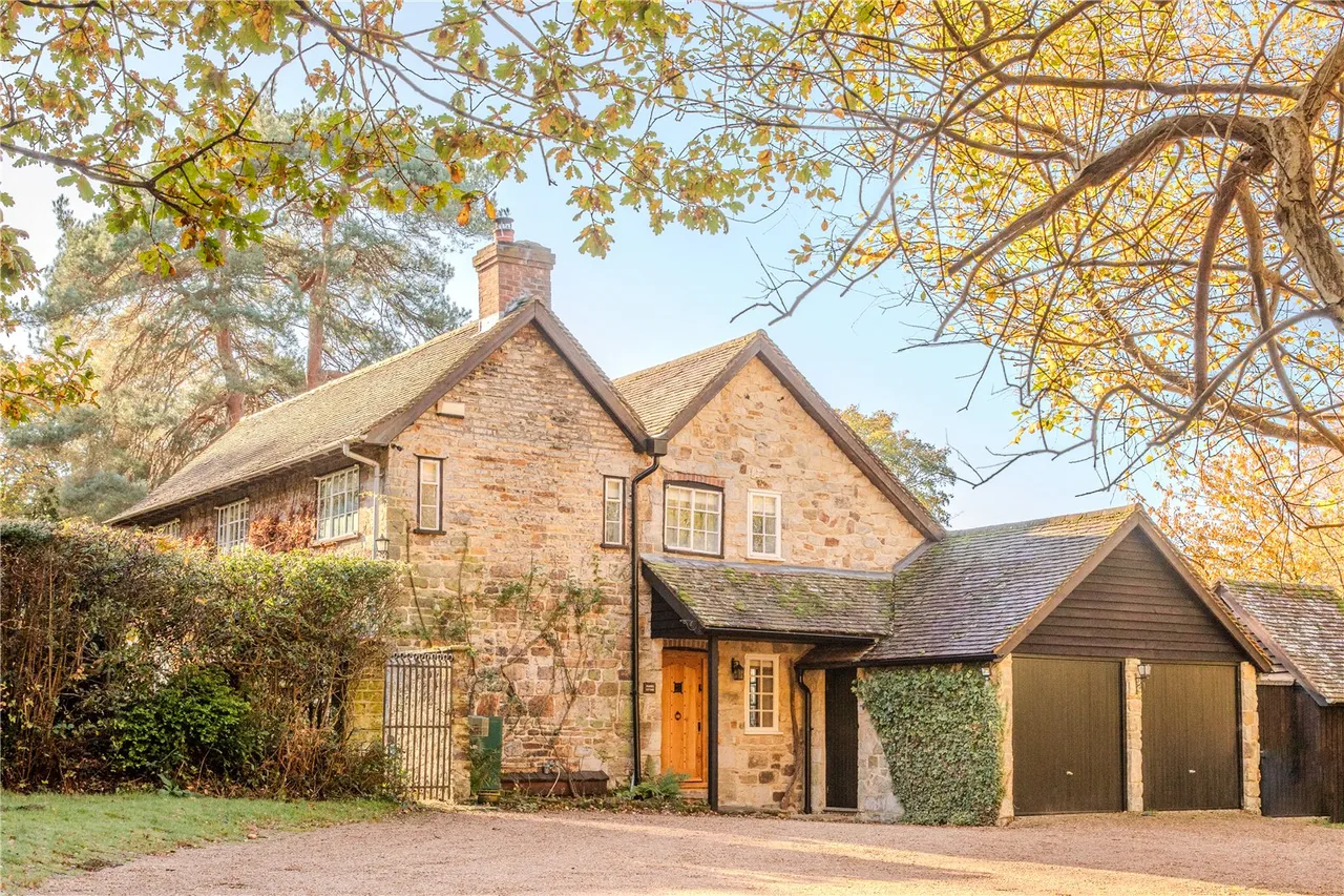 4 bed house for sale — Colemans Hatch, Chuck Hatch, Hartfield, East Sussex, TN7 4EN