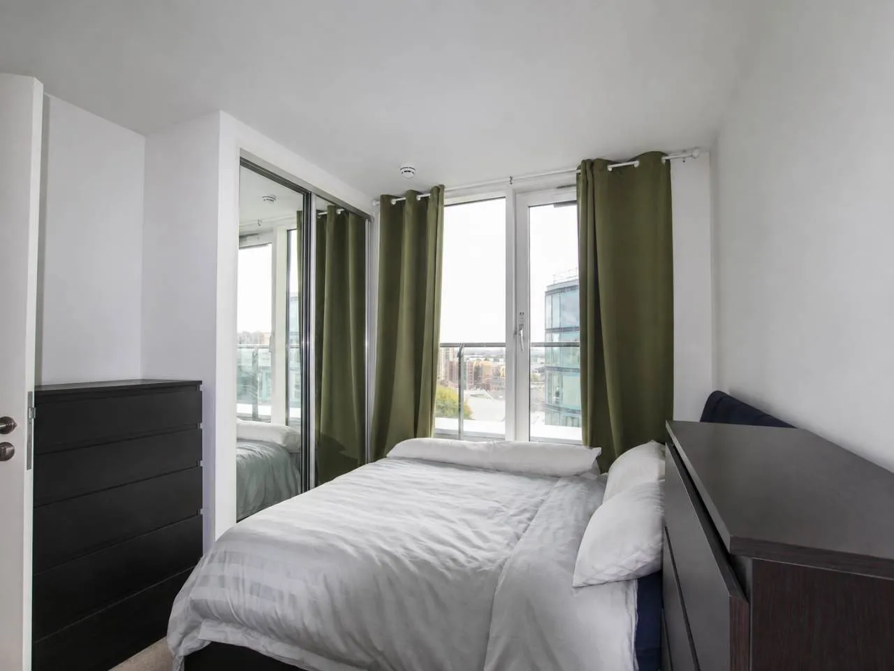 Station Approach, Hayes, UB3, photo 14