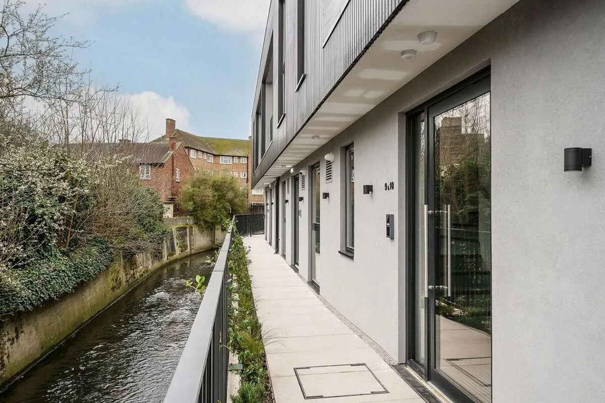 Beverley Waterside, Priests Bridge, SW14, photo 10