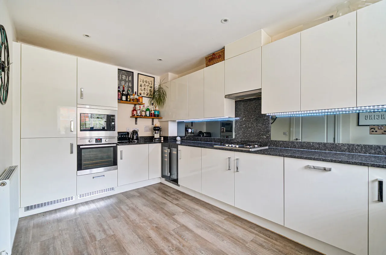 Burnham Square, Upper Froyle, GU34, photo 10