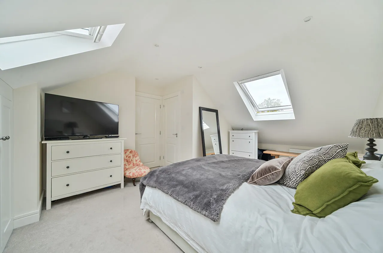 Burnham Square, Upper Froyle, GU34, photo 8