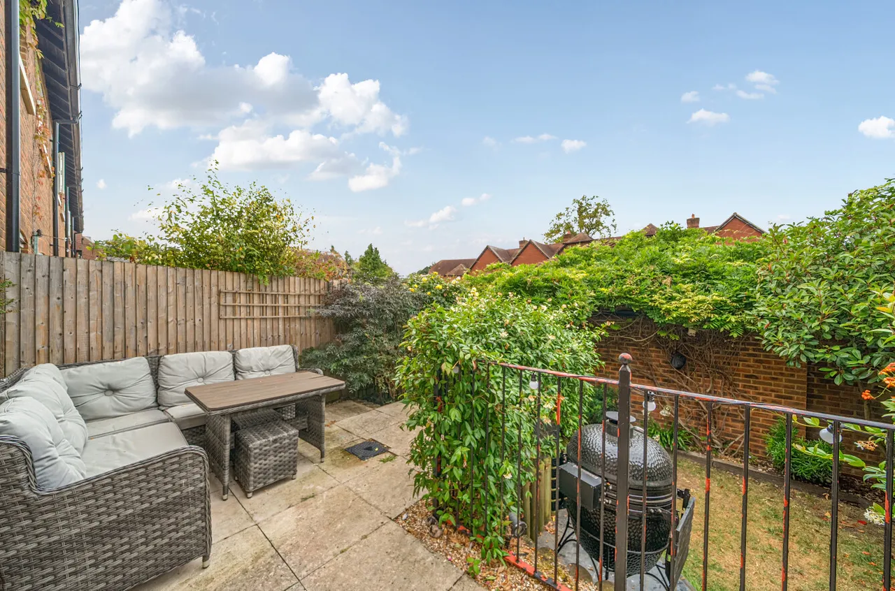 Burnham Square, Upper Froyle, GU34, photo 7