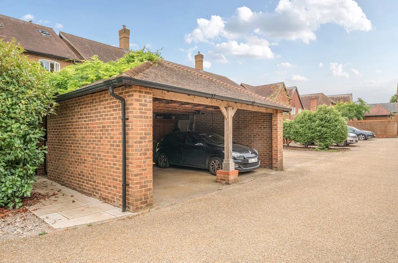 Burnham Square, Upper Froyle, GU34, photo 18