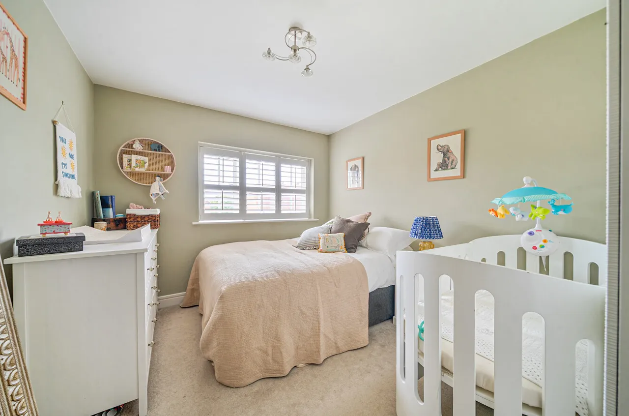 Burnham Square, Upper Froyle, GU34, photo 4