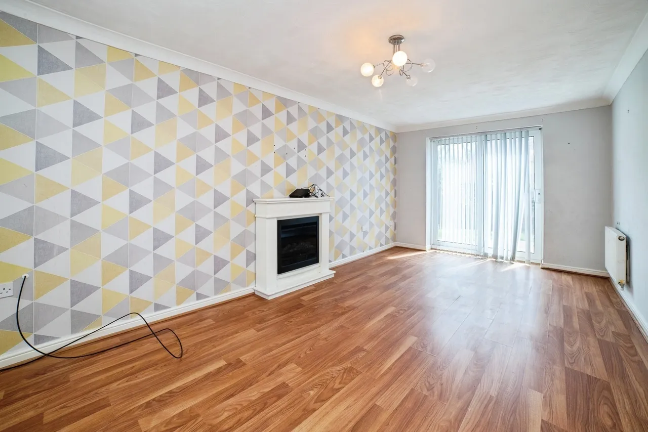 Mercia Court, Huthwaite, NG17, photo 6
