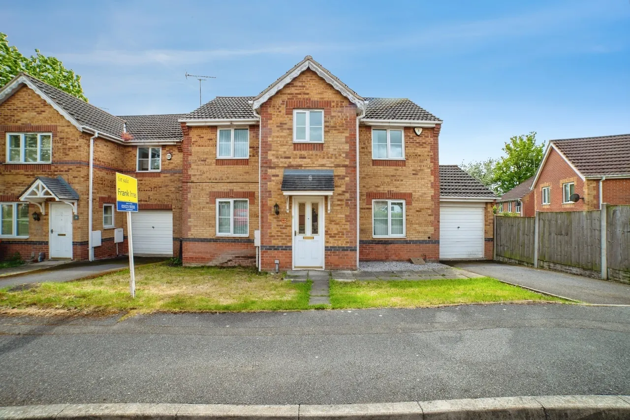 4 bed house for sale, Mercia Court, Huthwaite, NG17