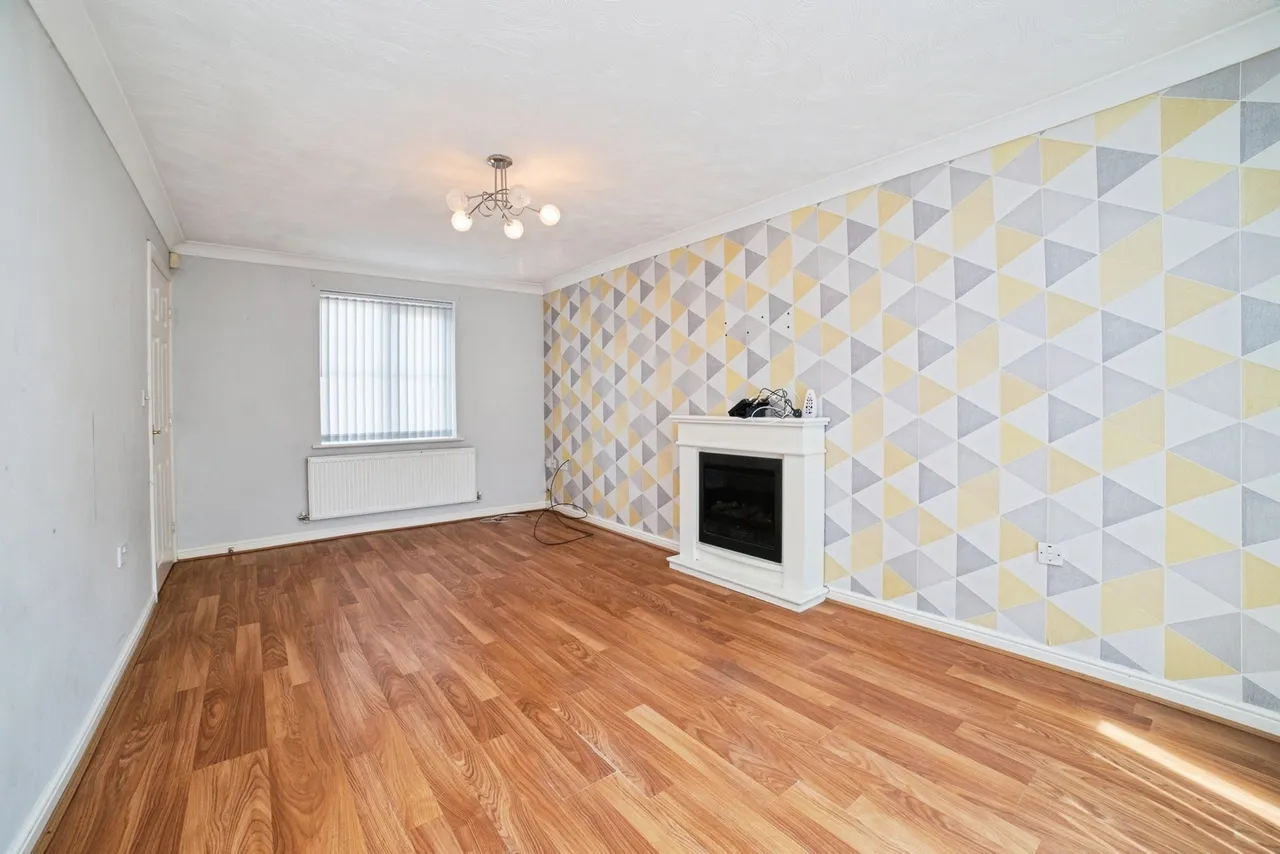 Mercia Court, Huthwaite, NG17, photo 7