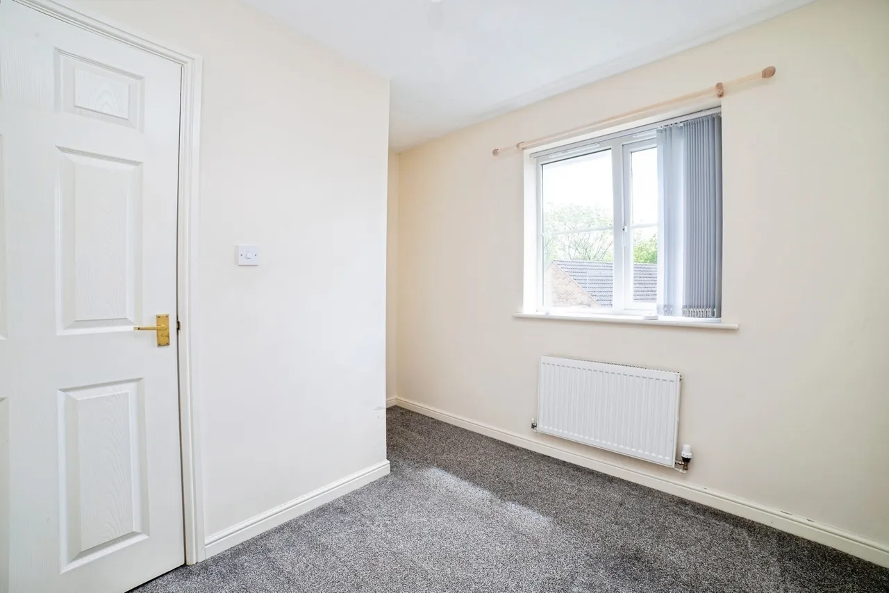 Mercia Court, Huthwaite, NG17, photo 13