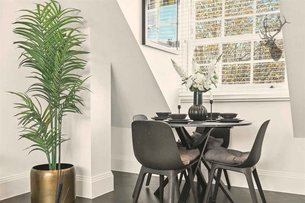 Manor Road, Chigwell, IG7, photo 8